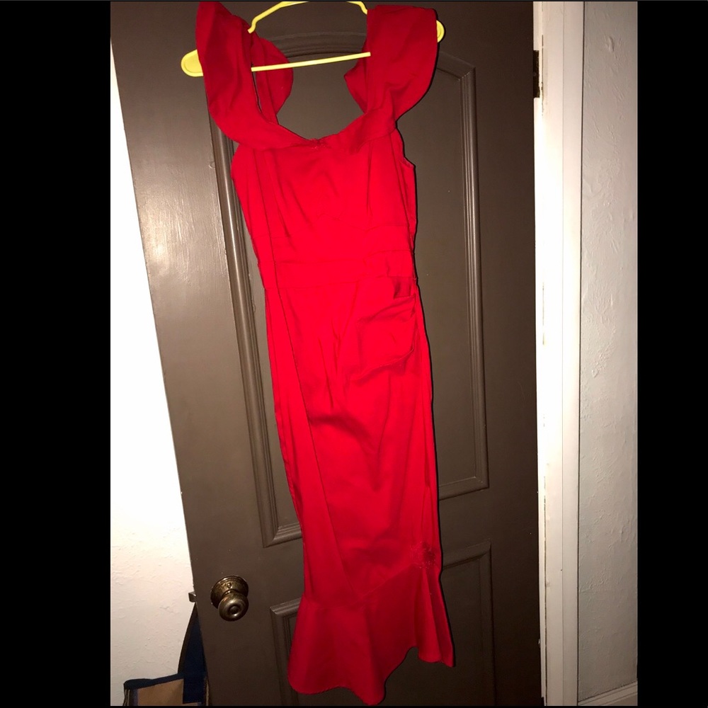 Red dress -stretchy material- curve hugging- XL